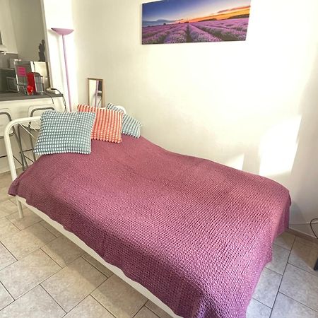 Small Appartement Niza Exterior foto